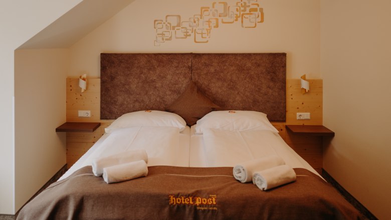 Hotel_Post_Hoenig_Zimmer(c)wieneralpen_Luckerbauer-3, © Wiener Alpen, Florian Luckerbauer - Flotoanker Hotel_Post_Hoenig_Zimmer(c)wieneralpen_Luckerbauer-3, © Wiener Alpen, Florian Luckerbauer - Flotoanker