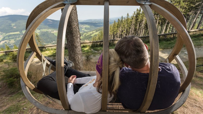 Swings with a view, © Erlebnisalm Mönichkirchen, Martin Fülöp Swings with a view, © Erlebnisalm Mönichkirchen, Martin Fülöp