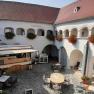 Innenhof mit Restaurant, © vierzigerhof Innenhof mit Restaurant, © vierzigerhof