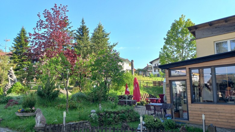 Gemütlicher Gastgarten, © Franz Wurm Gemütlicher Gastgarten, © Franz Wurm