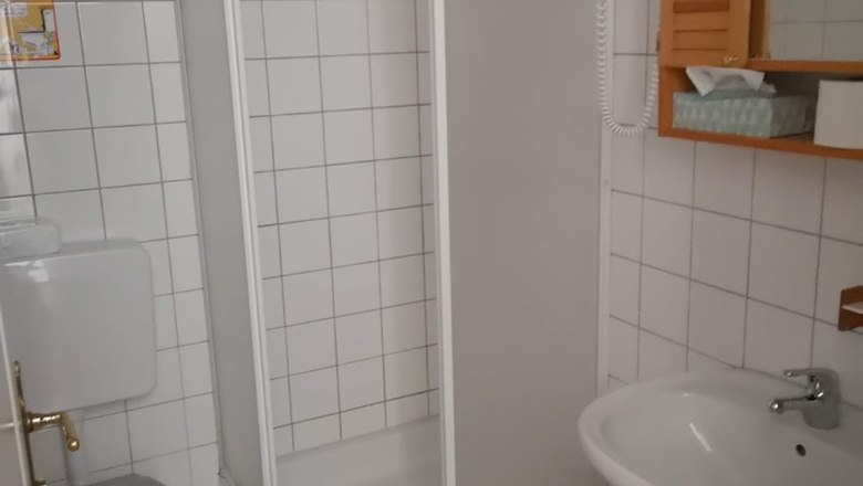 Badezimmer, © Karl Buchner
