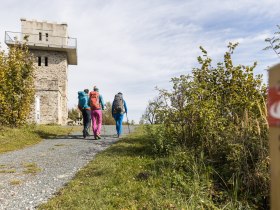 T&uacute;r&aacute;z&aacute;s az Alpannonia hossz&uacute;t&aacute;v&uacute; t&uacute;ra&uacute;tvonalon - Geschriebenstein, &copy; Wiener Alpen in Nieder&ouml;sterreich - Alpannonia