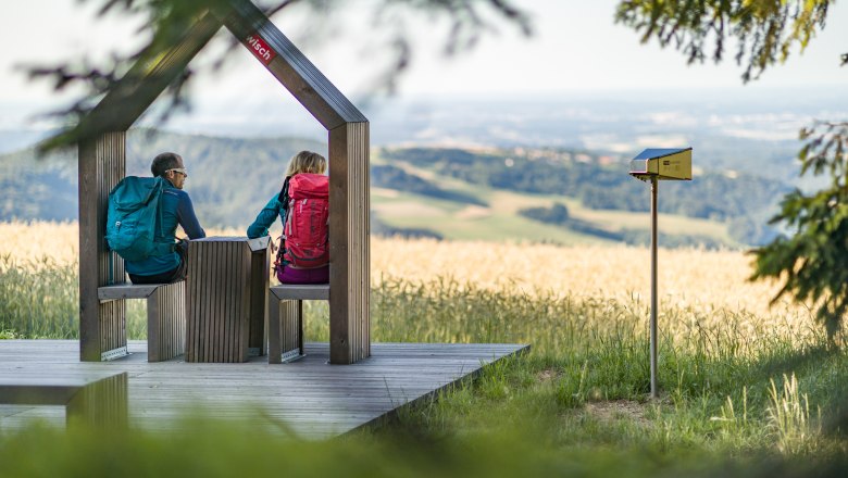Rest area near the lookout point at Hutwisch, © Wiener Alpen/Martin Fülöp