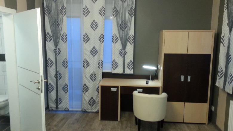 Spacious twin room, &copy; Konrad Brandl