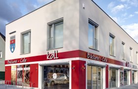 Fachgesch&auml;ft mit Caf&eacute; in Lanzenkirchen, &copy; Koll GmbH